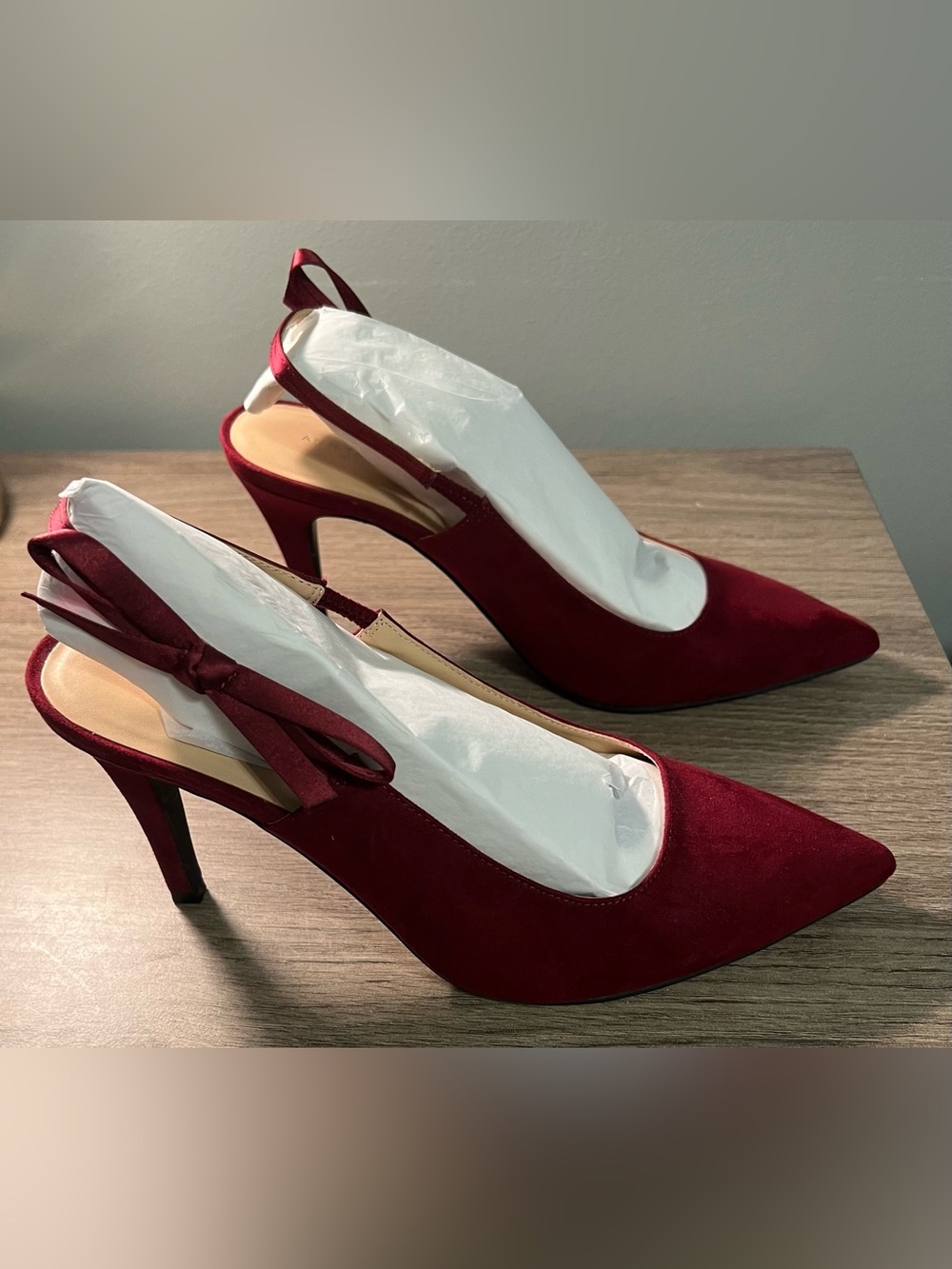 ANN TAYLOR suede Burgundy Pointed-Toe Slingback Heels